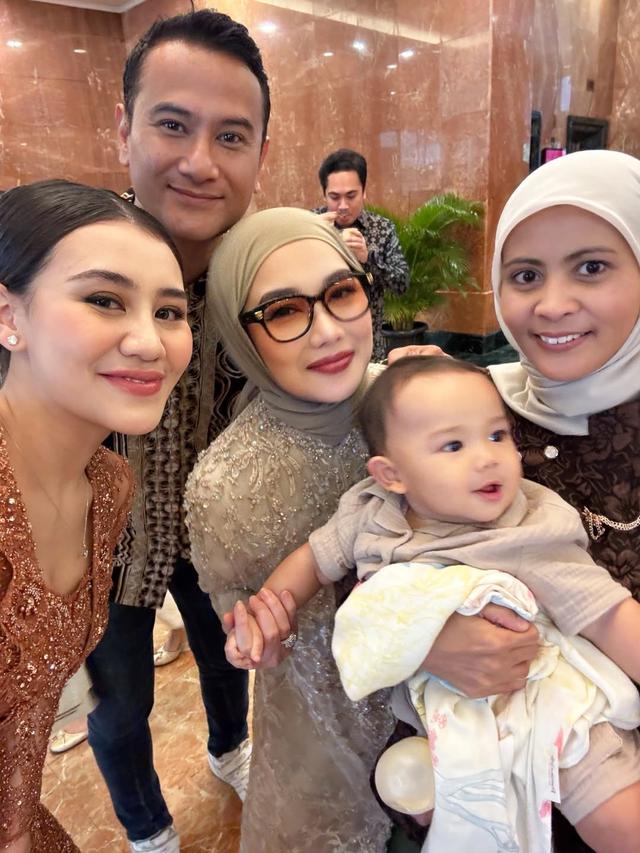 2. Harmoni Hijab Reza Artamevia