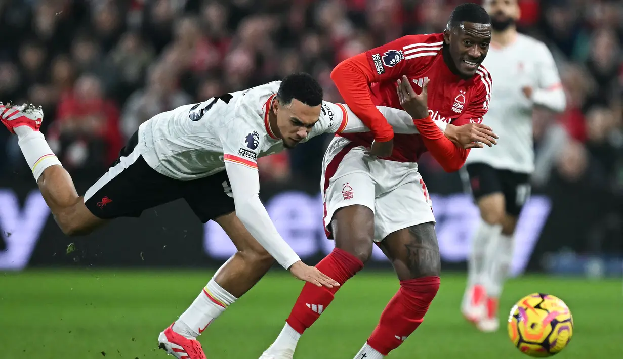 Nottingham Forest benar-benar memberikan kesulitan buat Liverpool, sang pemuncak klasemen sementara Liga Inggris. (AFP/Paul Ellis)