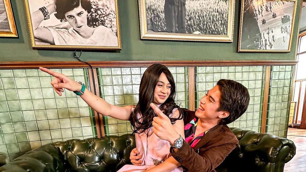 El Rumi dan Bastian Steel yang mengenakan wig