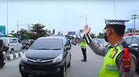 Lonjakan kendaraan pemudik lebaran 2024 di Tol Pemalang, Jawa Tengah. (Foto: Liputan6.com/Polres pemalang)