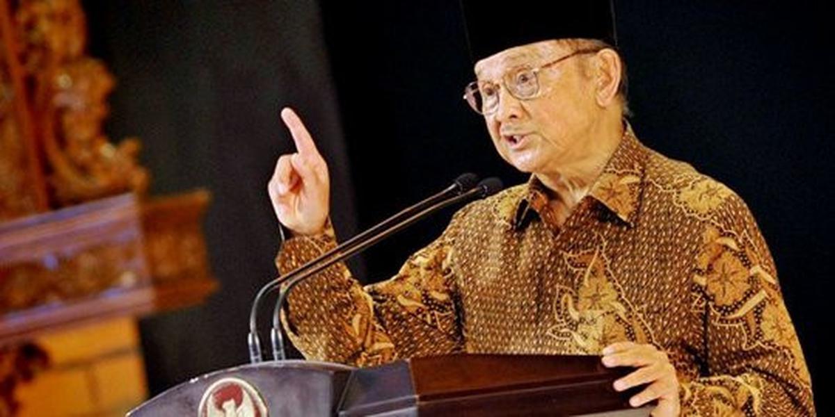 BJ Habibie penemu pesawat terbang