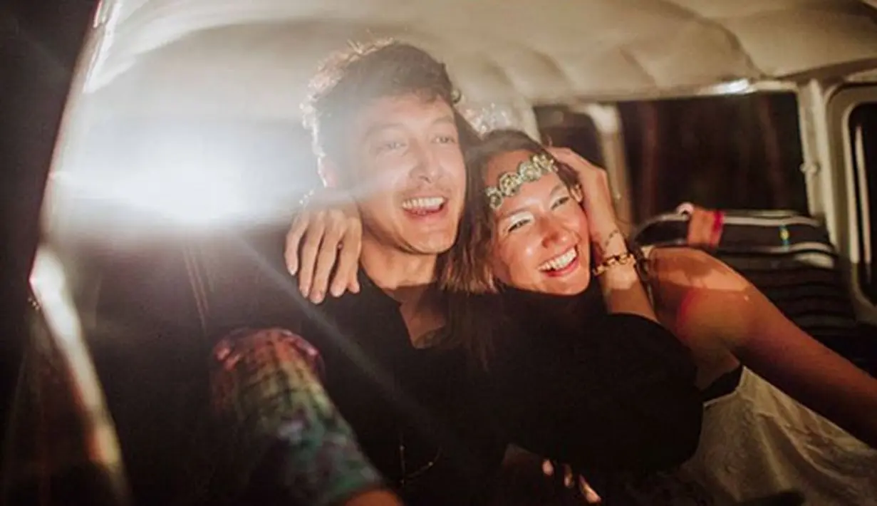 Nadine Chandrawinata dan Dimas Anggara