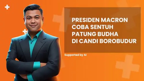 Presiden Macron Coba Sentuh Patung Budha di Candi Borobudur