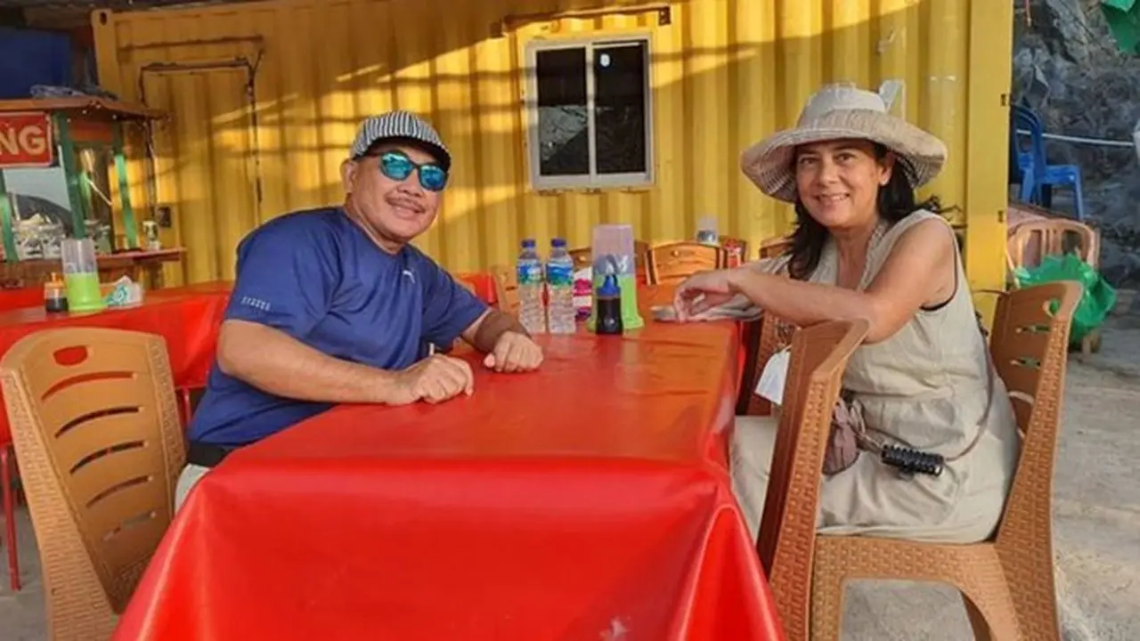 Go Public, Ini 6 Potret Mesra Lydia Kandou dan David Sumendap yang Curi Perhatian
