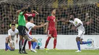 Pemain Malaysia, Thanabalan Nadarajah, melakukan selebrasi usai mencetak gol ke gawang Indonesia pada laga semifinal Sea Games 2017 di Stadion Shah Alam, Selangor, Sabtu (26/8/2017). Malaysia menang 1-0 atas Indonesia. (Bola.com/Vitalis Yogi Trisna)