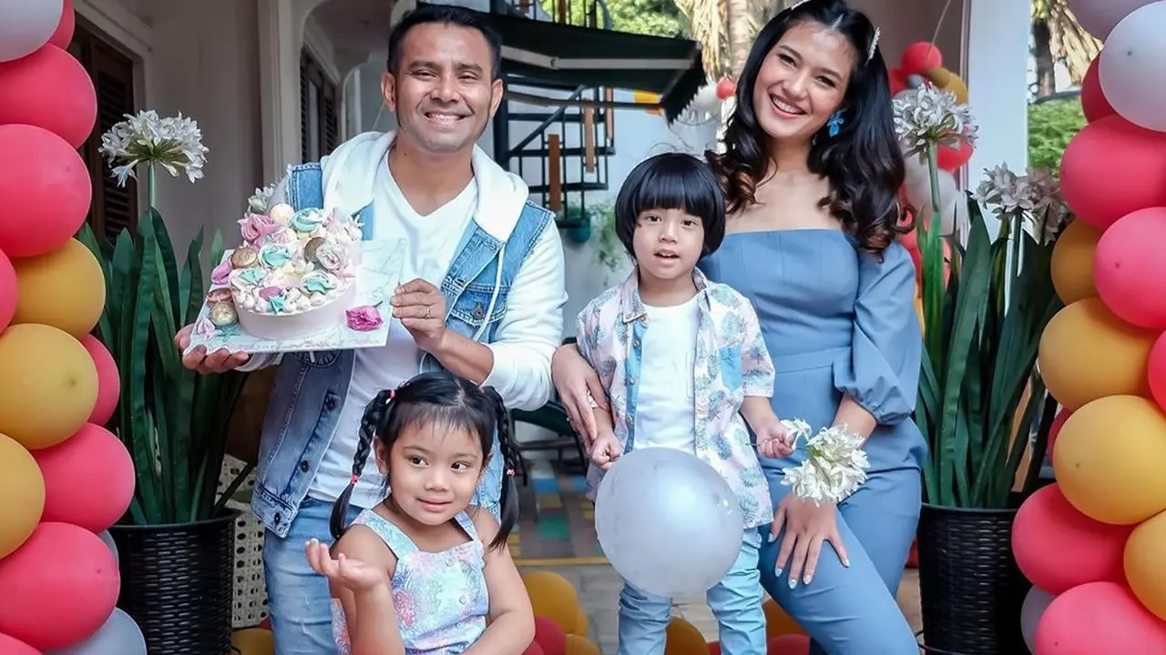 6 Potret Ulang Tahun Judika ke-41 Bersama Fans dan Keluarga