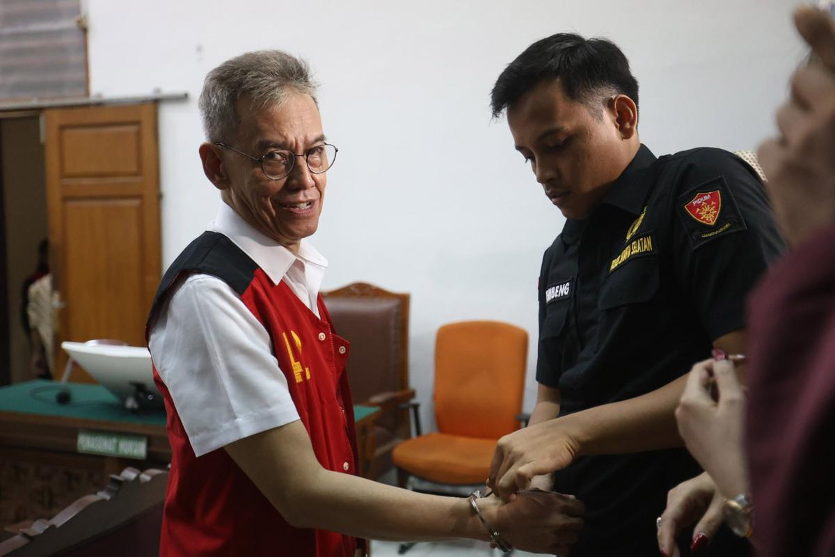 FOTO: Fariz RM Divonis 10 Bulan Penjara dan Denda Rp800 Juta dalam Kasus Narkoba