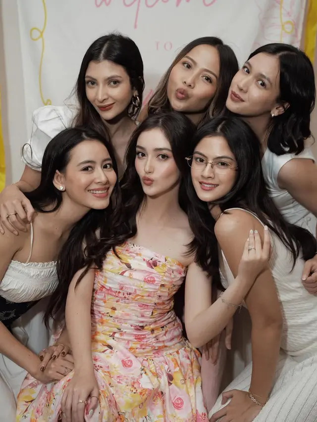 Sebentar Lagi Menikah, Gaya Ranty Maria Menjelma Peri Cantik dalam Balutan Dress Bunga di Momen Bridal Shower