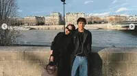 4 Gaya Busana BCL Liburan ke Paris Bareng Tiko Aryawardhana dan Noah Sinclair, Kasual tapi Mahal