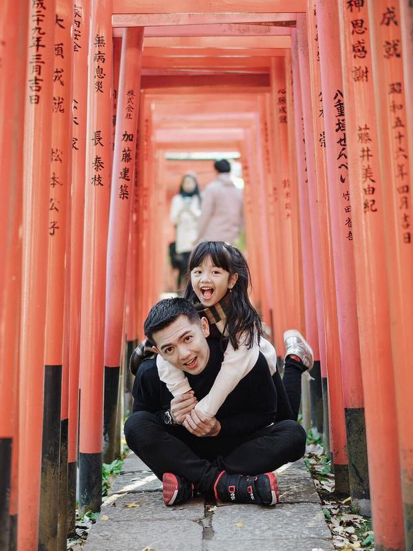 Nicky Tirta bersama Buah Hatinya (Sumber: Instagram/nickytirta)