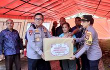 Polda Malut Salurkan Bansos untuk Korban Banjir Halbar, Wujudkan Semangat Solidaritas Natal