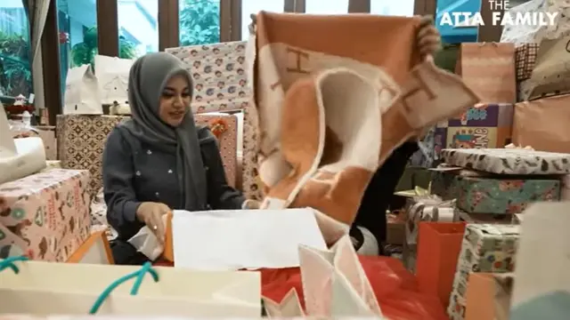 Kado ultah Ameena (YouTube/AH)