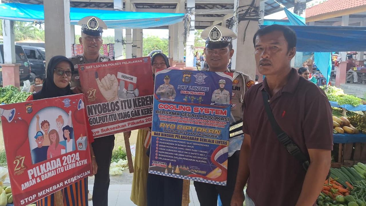 Personel Polri Blusukan ke Pasar Tradisional Cegah Gangguan Pilkada