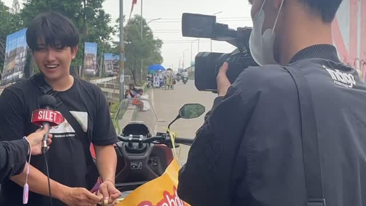 6 Potret Pesinetron Sidik Eduard yang Kini Jualan Makanan di Pinggir Jalan, Diangkut Pakai Motor