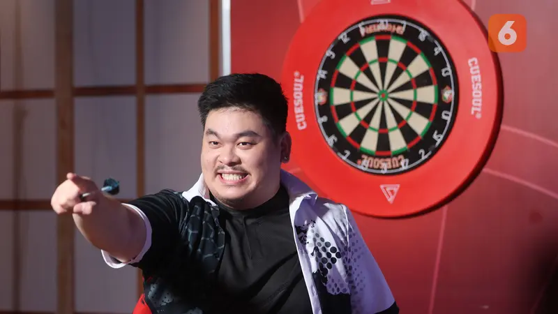 Foto: Aksi Memukau Benny Tandean, Debutan Langsung Jadi Juara Darts National Competition Series 03