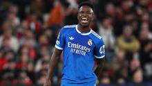 Pemain Real Madrid, Vinicius Junior, bereaksi dalam laga fase awal Liga Champions antara SL Benfica melawan Real Madrid, Rabu (18/2/2026). (AP Photo/Pedro Rocha)