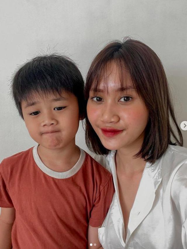 5 Potret Cantik Permesta Dhyaz Anak Farida Nurhan