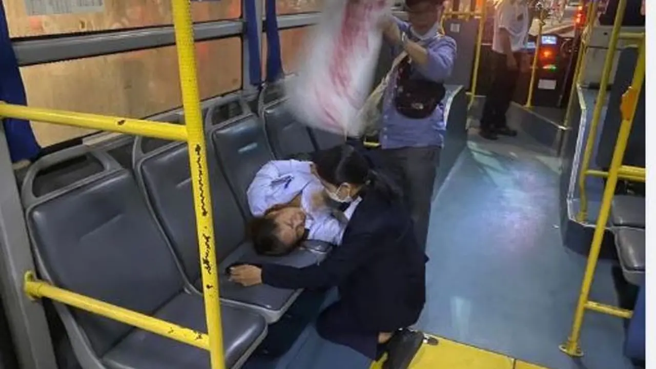 Jadwal Bus Tertunda di Thailand Akibat Penumpang Bawa Durian yang Bikin Kondektur Pingsan