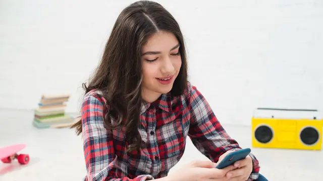 5. Kurangi Waktu Menatap Layar [Dok/freepik.com]