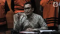 Plt Juru Bicara KPK Ali Fikri memberikan keterangan terkait penahanan lima tersangka kasus dugaan korupsi terkait proyek fiktif di PT Waskita Karya, di Jakarta, Kamis (23/7/2020). Mereka yakni, Desi Arryani, Jarot Subana, Fakih Usman, Fathor Rachman dan Yuly Ariandi. (merdeka.com/Iqbal Nugroho)