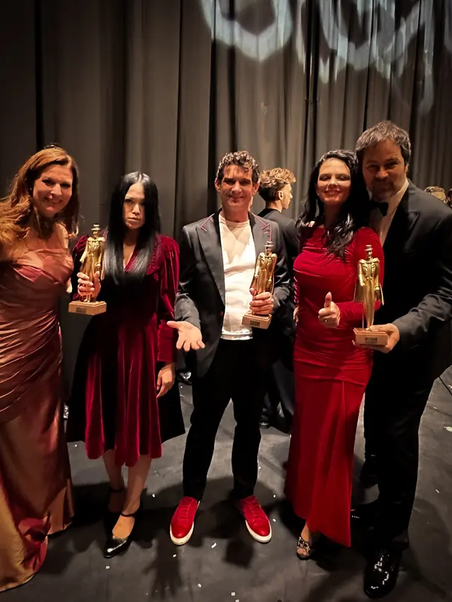 The Sacred Riana Raih Les Mandrakes d’Or