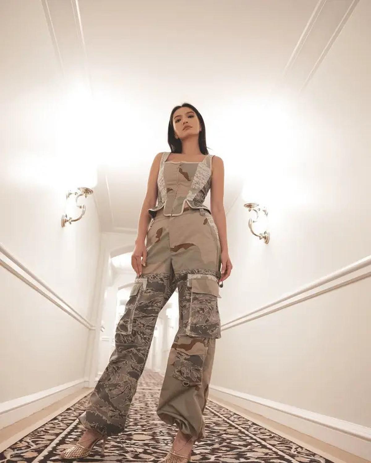 Gaya Dualisme Raline Shah Setelah Jadi Presiden Jomblo Indonesia, Dari Tampil Semi Glam hingga Semi Maskulin