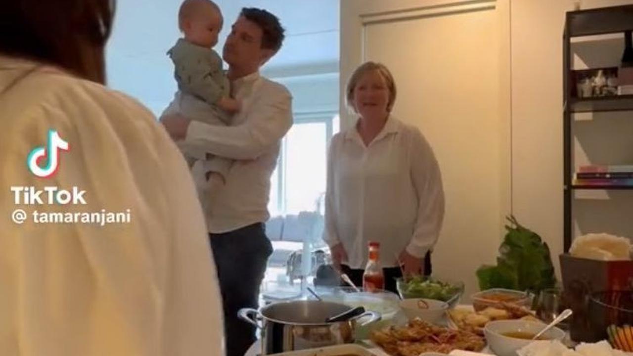 Di awal video, mama mertuanya mengaku sangat senang di momen Lebaran ini. Ia bahkan tampak mengambil gambar berbagai makanan Indonesia dan mengunggahnya di akun instagramnya.