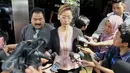 Inul Daratista terlihat lelah saat memberikan keterangan pers di Polda Metro Jaya, Jakarta, Kamis (26/11/2015). Inul melaporkan Andar Situmorang karena telah menyebarkan fitnah menuduh Inul memiliki suami lain asal Korea (Liputan6.com/Faizal Fanani)