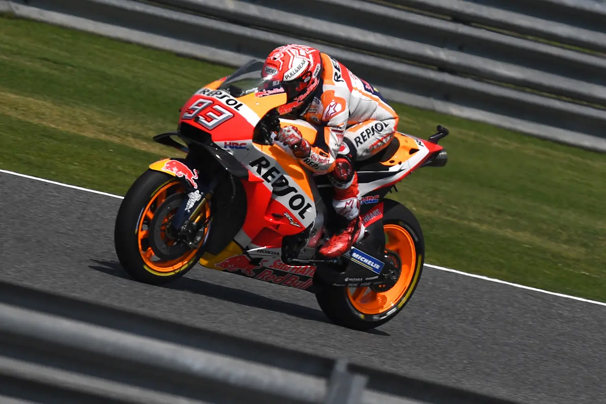 Senyum Marc Marquez Raih Pole Position di Gp Thailand