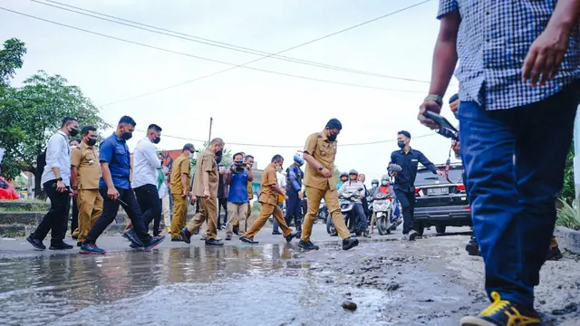Tanggapi Keluhan Warga Soal Jalan Rusak Menahun, Bobby Nasution Langsung Perintahkan Pembetonan