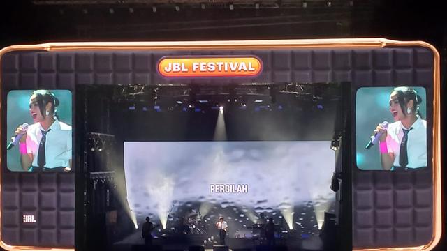 Penampilan Lyodra di JBL Festival 2024 di Istora Senayan Jakarta, Sabtu (26/10/2024). (Ruly Riantrisnanto)