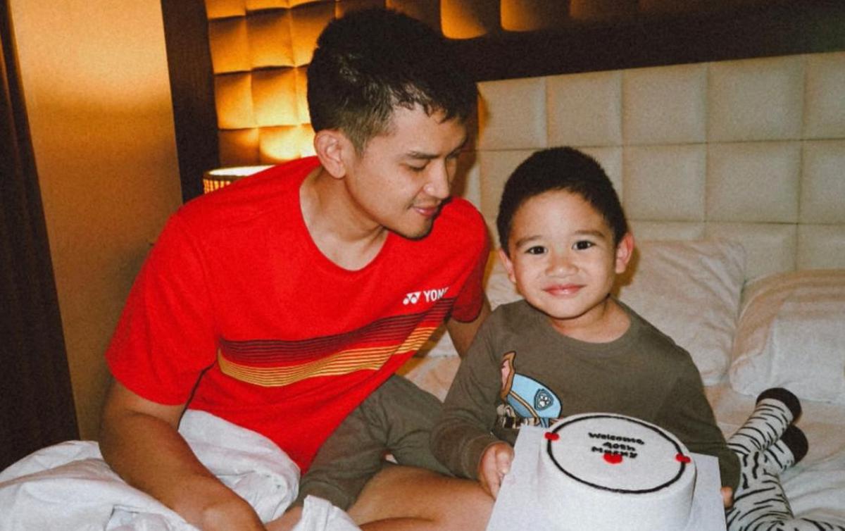Momen Manis Kejutan Ulang Tahun ke-40 Rezky Aditya dari Citra Kirana dan Sang Anak