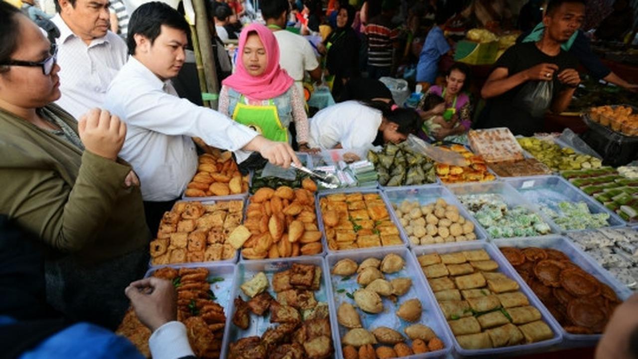 Berburu kuliner Ramadan di pasar takjil Benhil