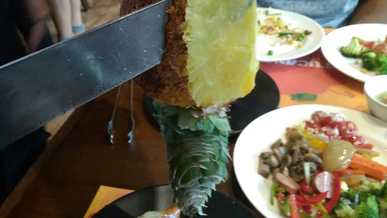 Nanas Panggang, si Asam Manis Pendamping Churrasco Brazil 