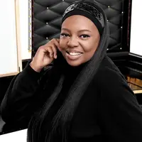 Louis Vuitton luncurkan lini makeup mewah dengan 55 warna lipstik.