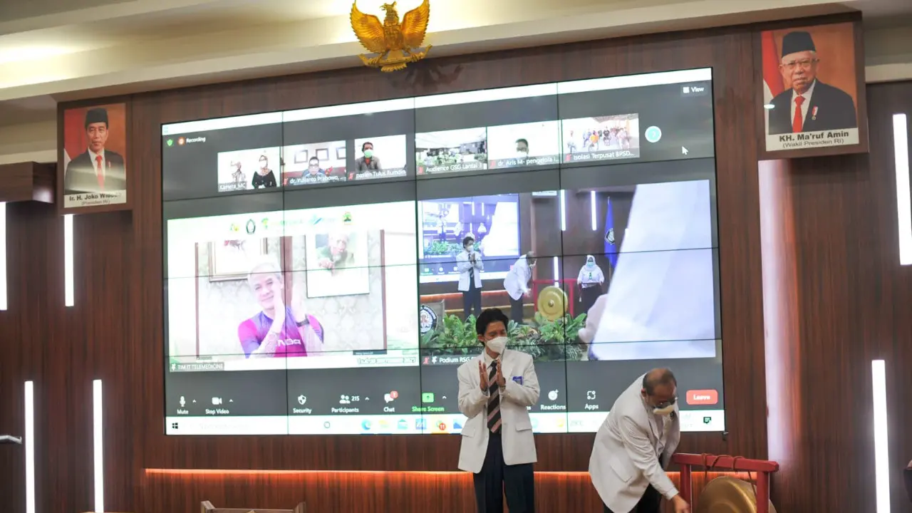 Fakultas Kedokteran Undip saat membuka pelayanan Telemedicine, pelayanan konsultasi Covid lewat media sosial WA. (Foto: Liputan6.com/dok Undip)