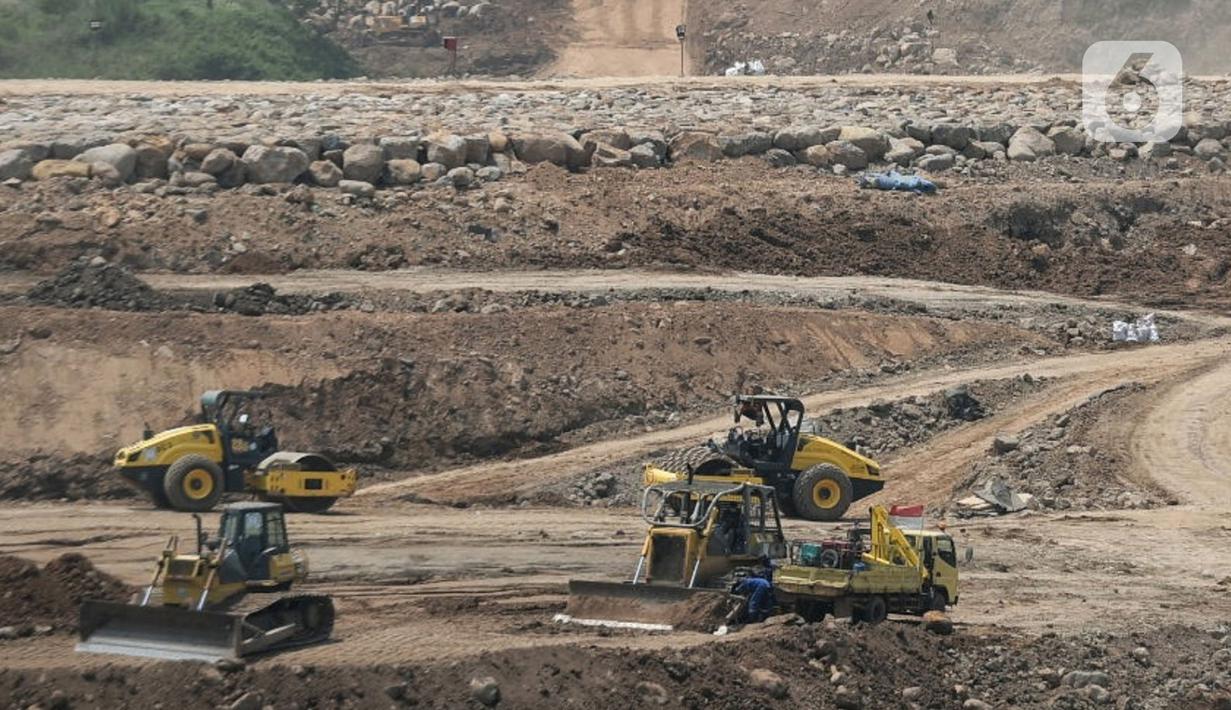 Aktivitas pekerja proyek pembangunan Bendungan Ciawi dan Sukamahi di Ciawi, Kabupaten Bogor, Jawa Barat, Jumat (3/9/2021). Menteri Pekerjaan Umum dan Perumahan Rakyat Basuki Hadimuljono mengatakan pada 2021 akan diselesaikan proyek 13 bendungan di Indonesia. (Liputan6.com/Herman Zakharia)