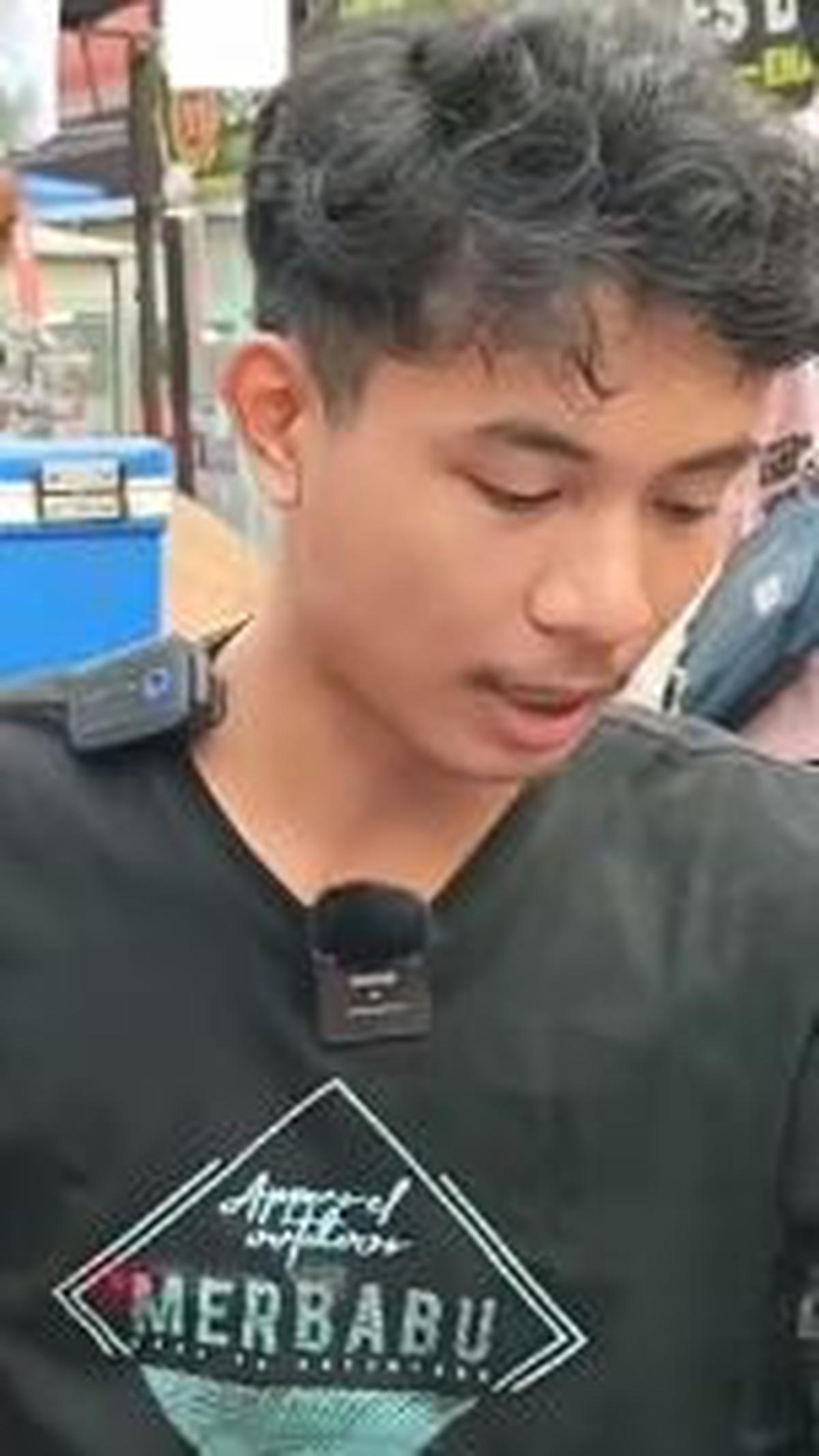 "Respon awal-awal ya bawa daging ayamnya cuma 15 kg," terangnya.