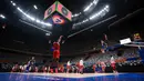 <p>Pebasket Kanada, Kyle Alexander (tengah) bersama rekan-rekannya melakukan latihan menjelang laga Piala Dunia FIBA 2023 melawan Prancis di Indonesia Arena, Senayan, Jakarta, Kamis (24/08/2023). (Bola.com/Bagaskara Lazuardi)</p>