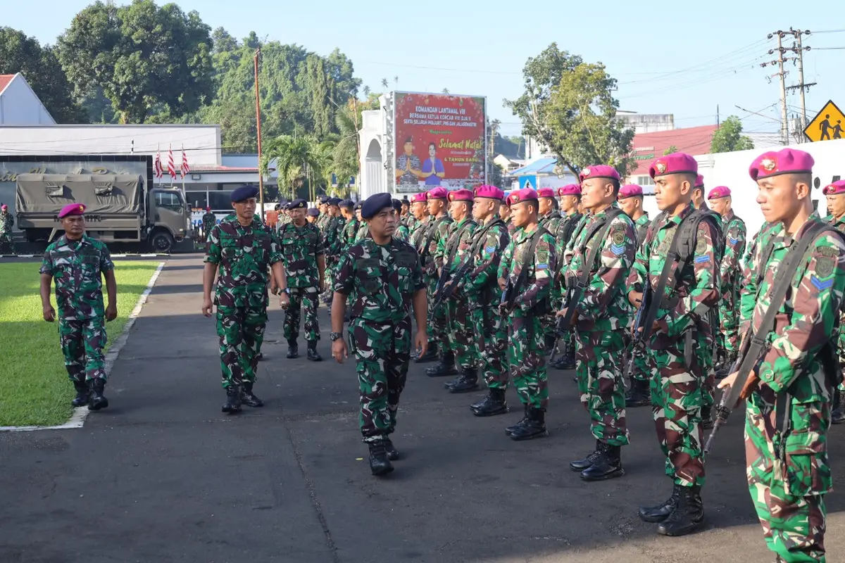 Apel Gelar Pasukan dalam rangka pengamanan Presiden RI dilakukan di Markas Komando Lantamal VIII Jalan Yos Sudarso Kairagi Weru, Paal Dua, Kota Manado, Selasa (16/1/2023).
