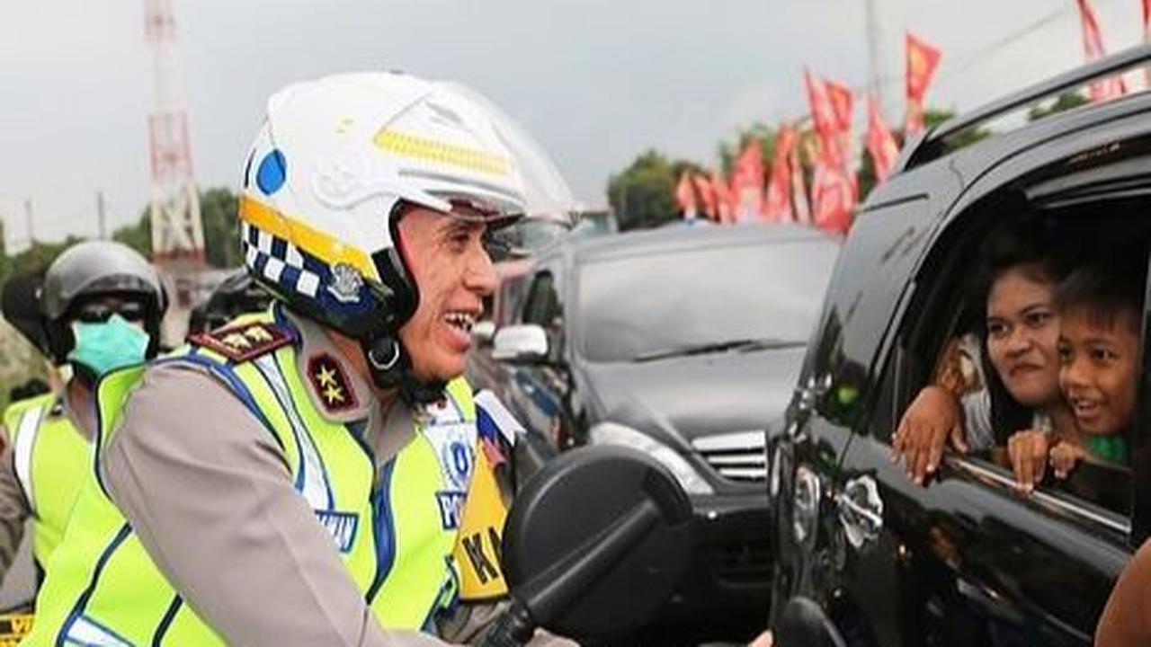 "Gak sengaja, saya buka lagi album-album jadul sekitar 10 tahun kebelakang," tulis keterangan unggahan.