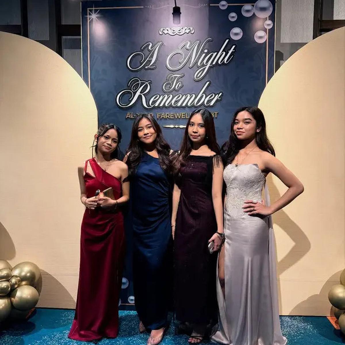 Model Dress Cantik Anak Meisya Siregar di Malam Perpisahan Sekolah, Anggun dengan Busana Biru