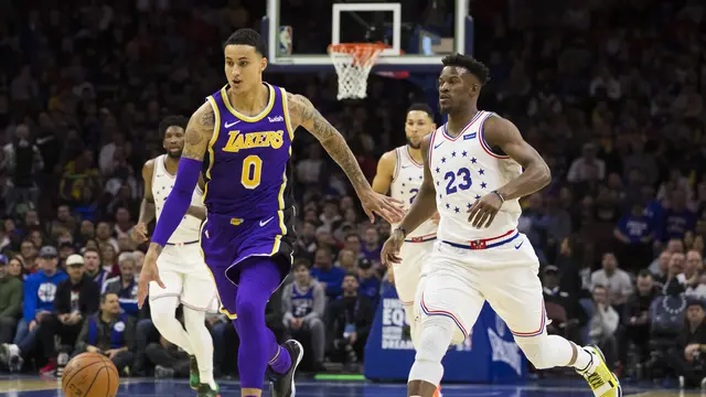 Pemain Los Angeles Lakers, Kyle Kuzma saat melawan Philadelphia Sixers dalam lanjutan NBA