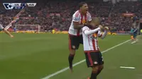 Video highlights gol tendangan bebas Wahbi Khazri asal Sunderland yang membuat David De Gea tertipu pada Sabtu (13/02/2016).