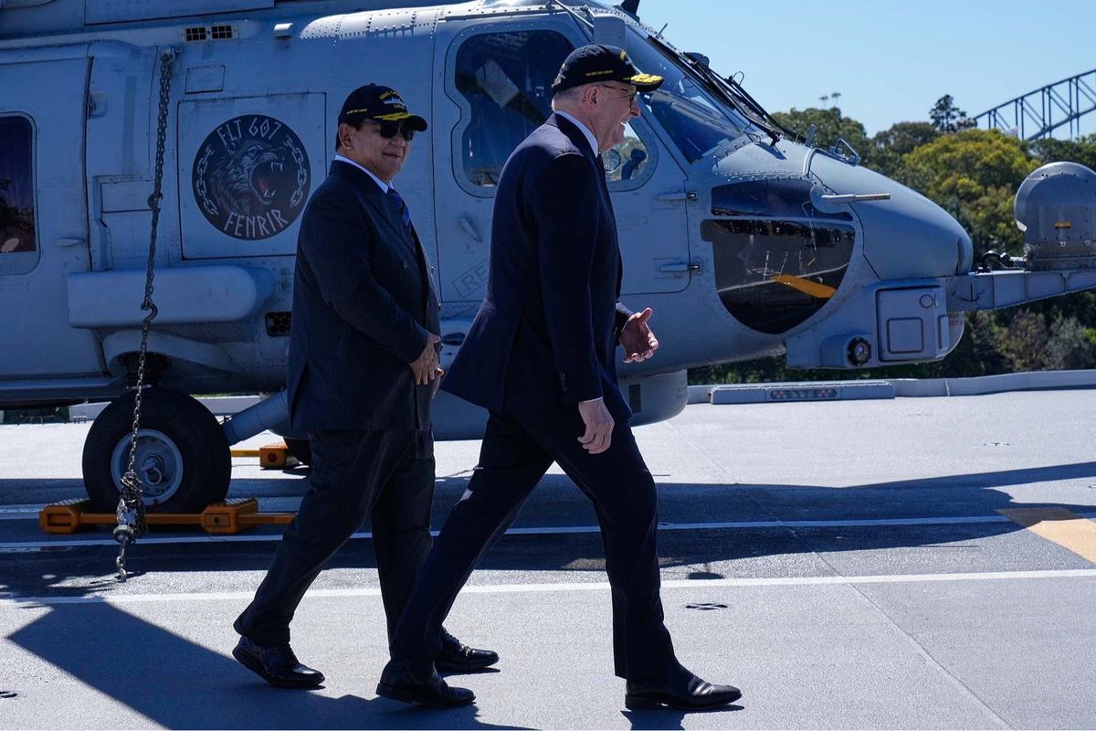 FOTO: Di Atas Kapal Induk HMAS Canberra, Prabowo dan Albanese Resmikan Era Baru Hubungan Strategis Indonesia–Australia