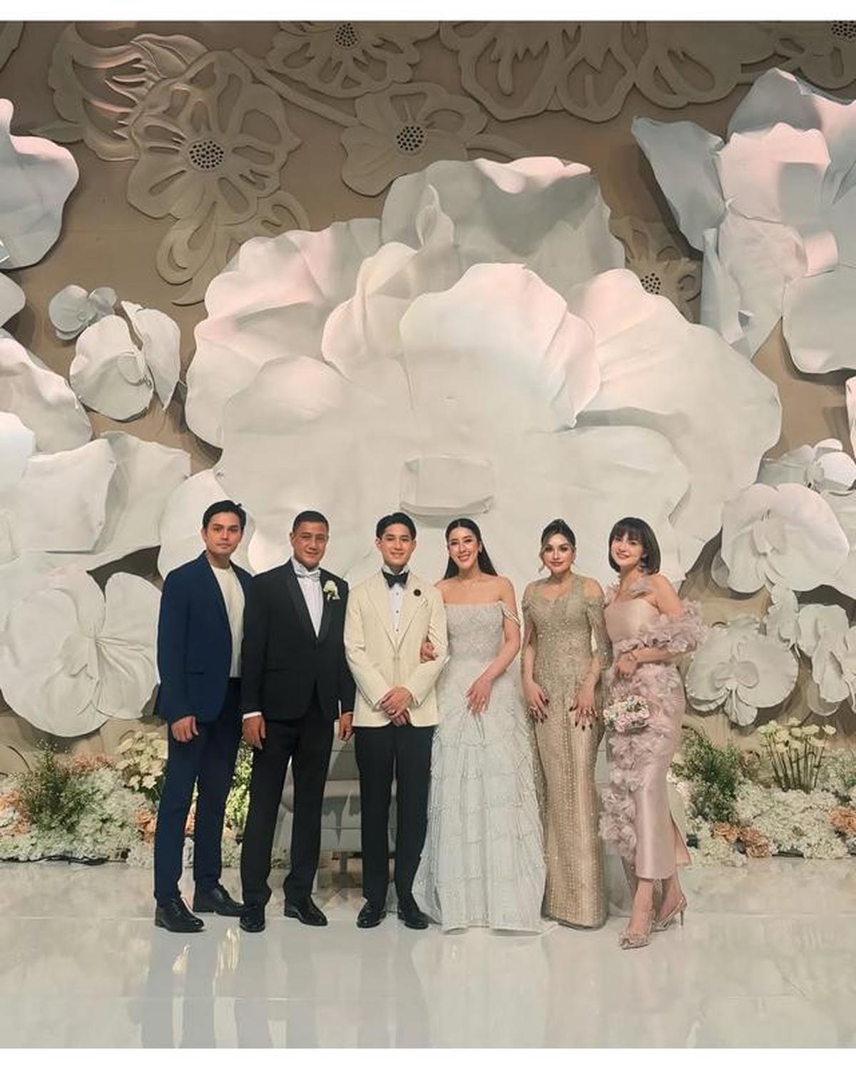 8 Potret Tamu Publik Figur di Pernikahan Teuku Rassya dan Cleantha Islan