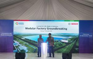 Potret Dirjen ILMATE, Setia Diarta dengan President of bosch for Region Asia Pasific South (Southest Asia and Ocenia), Vijay Ratnaparkhe