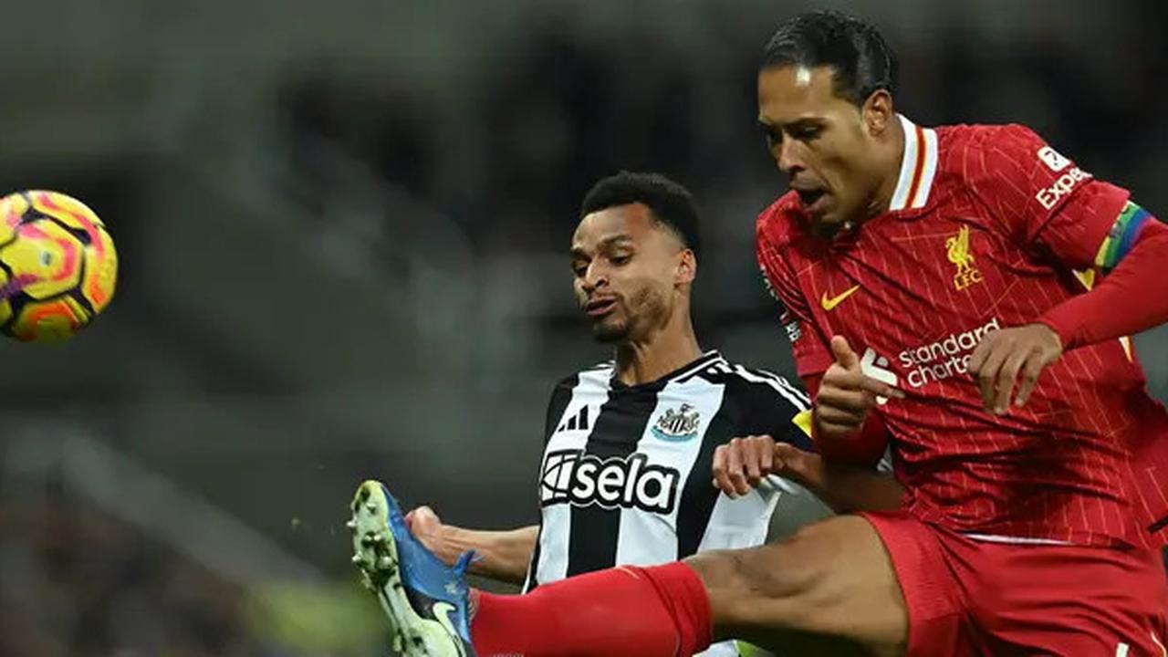 Posisi Liverpool dan Persib Sama-sama Berada di Puncak Klasemen: Apakah Nasib Mereka Akan Sama di Akhir Musim?