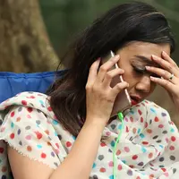 Selama beberapa bulan ini, perjuangan Asri Welas demi kesembuhan buah hatinya, Rayyan Gibran Ridharaharja (Ibran) terus dilakukan. Kesedihan selama beberapa bulan mulai berkurang lantaran kondisi anaknya mulai membaik. (Bambang E. Ros/Bintang.com)