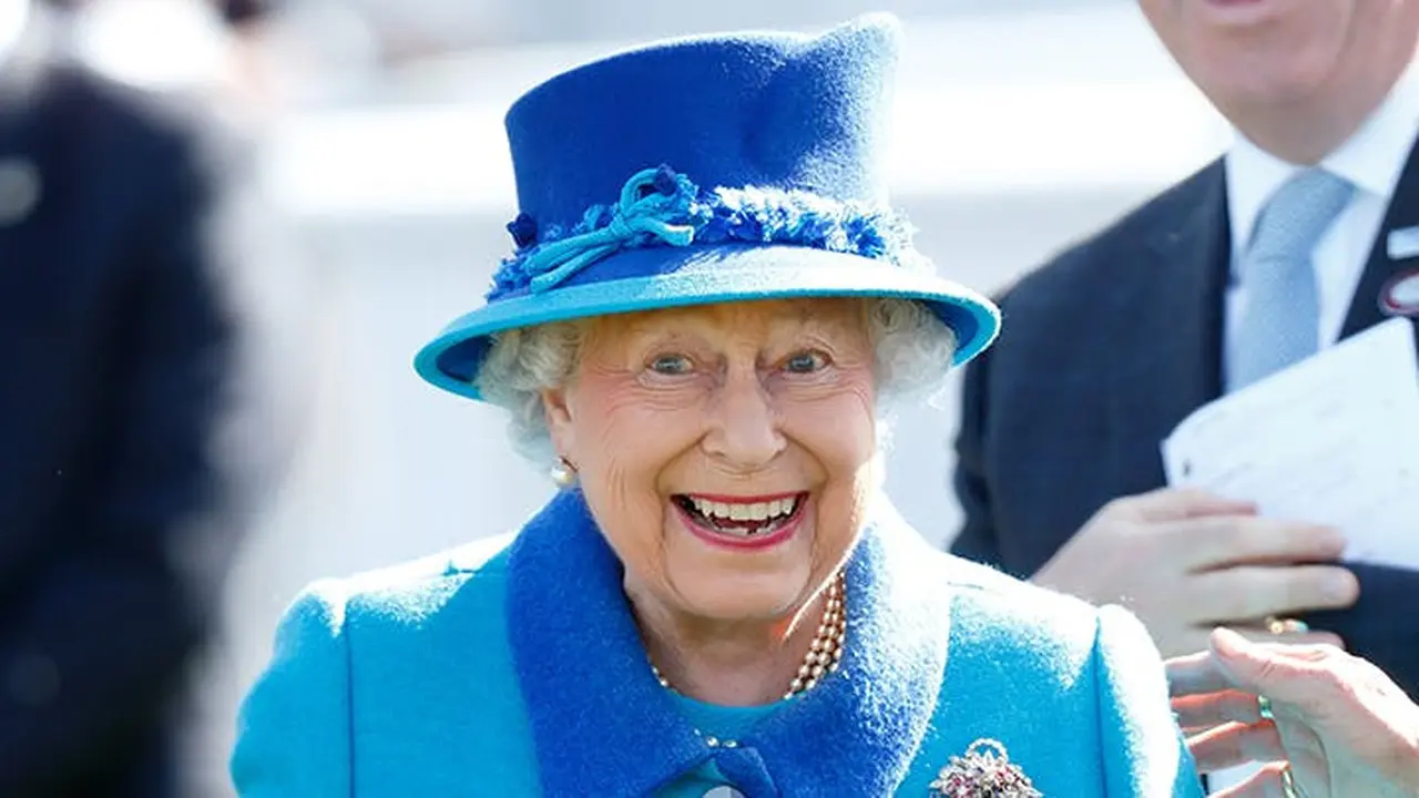 [Bintang] Ratu Elizabeth II